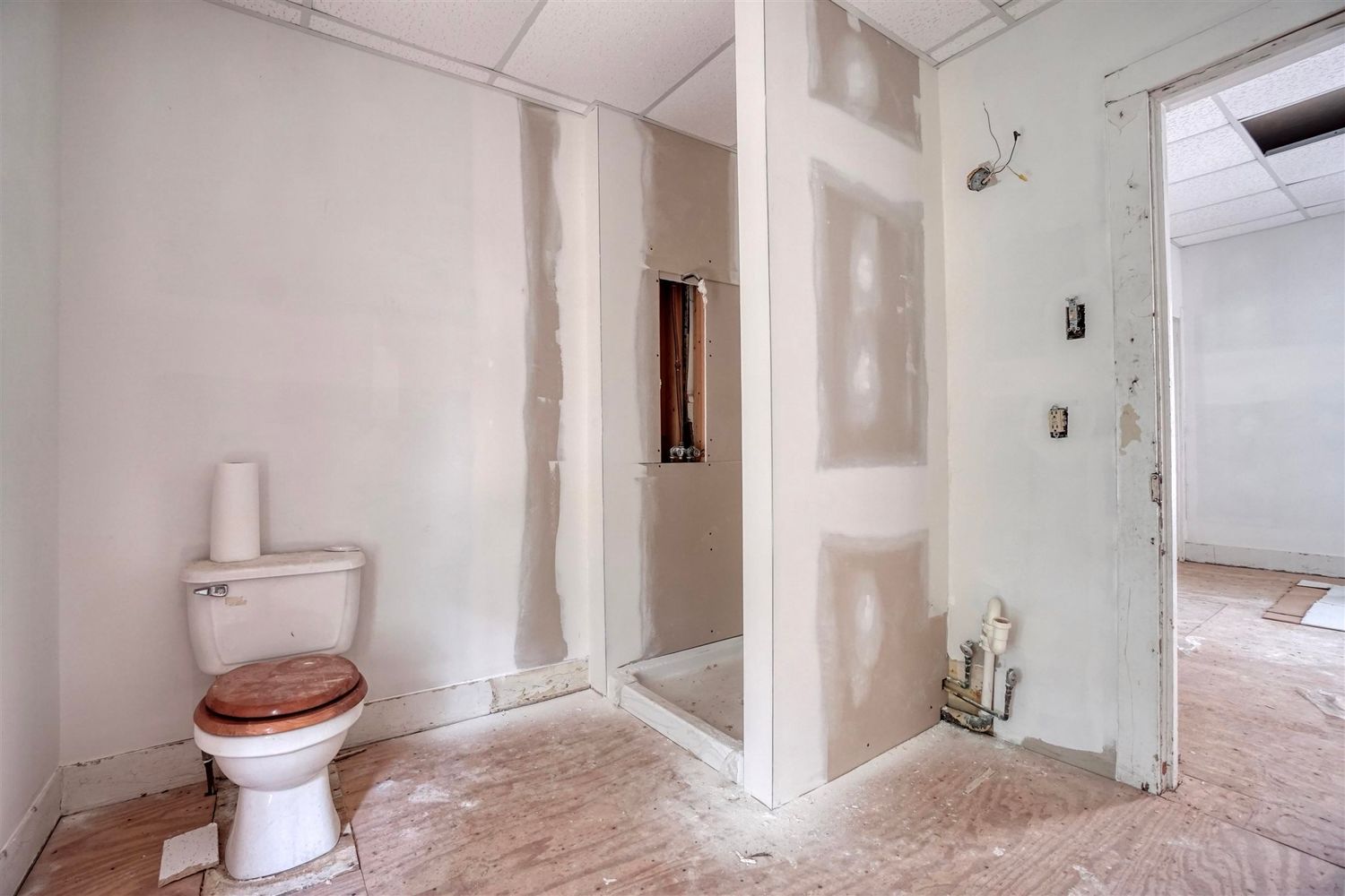131 N 8th St, Decatur, IN 46733